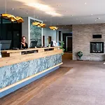 Ξενοδοχείο Western Io 4*