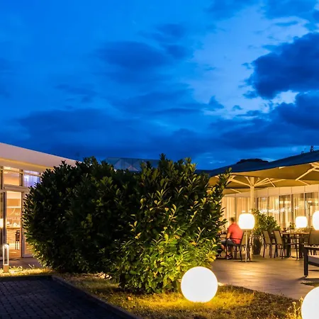 Western Io 4* Eschborn