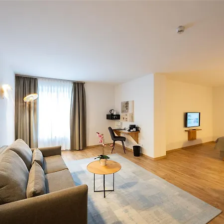 Western Io Hotel 4*
