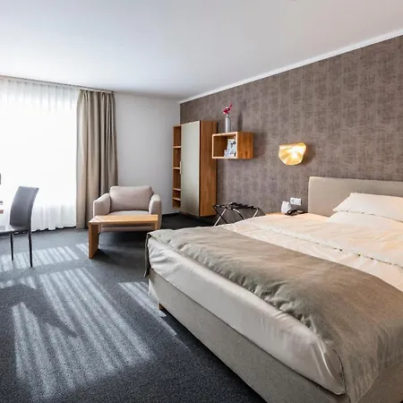 Western Io 4* Eschborn